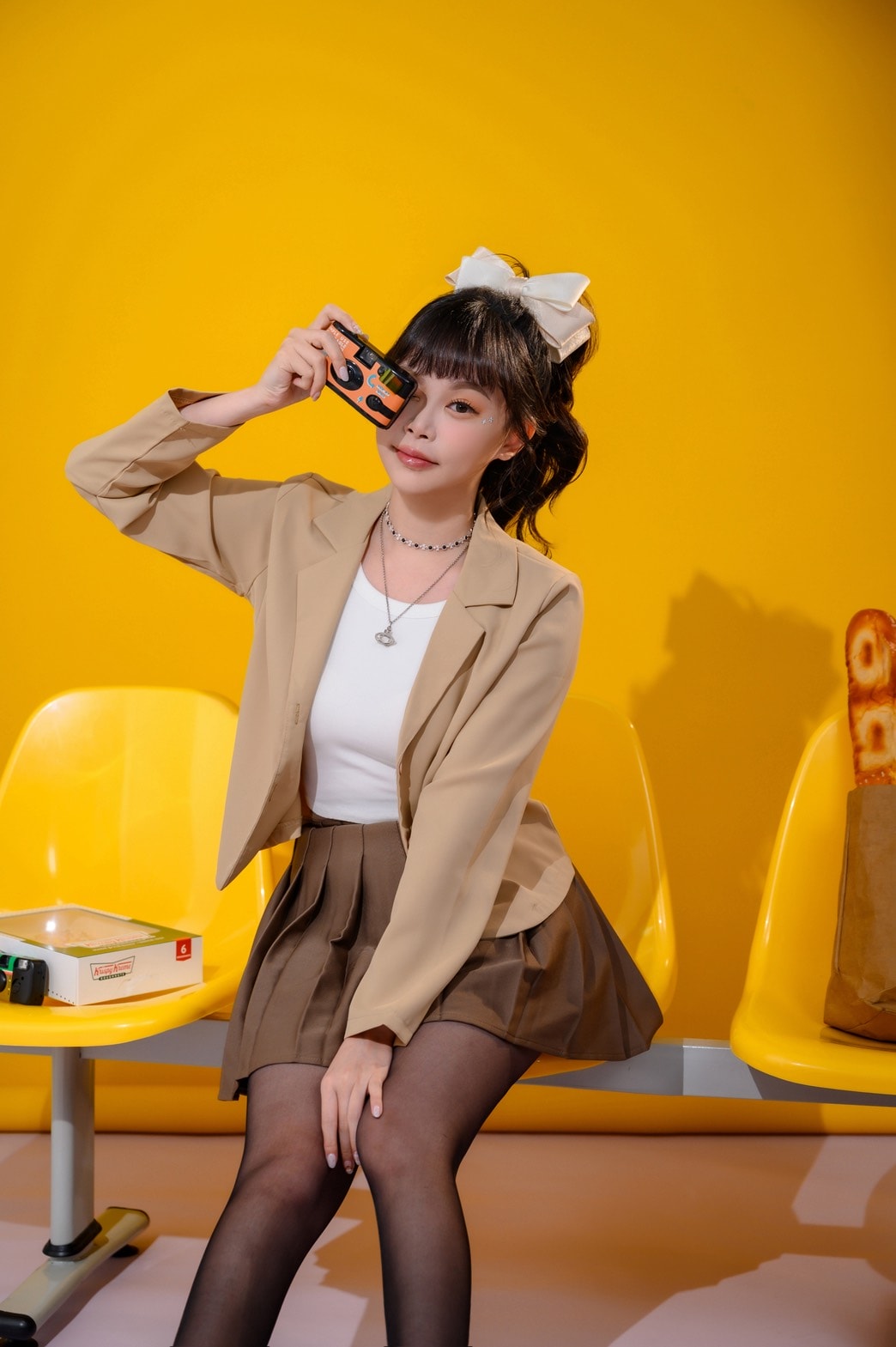 群益期貨多莉 📊 期貨、選擇權、海外期貨、國外選擇權 想找一位親切又專業的營業員？交給多莉就對了 💪 ✅ 不分地區全省都可開戶，線上開戶24小時都能辦理 ✅ 完整教學、帶你熟悉手機＆電腦下單軟體 ✅ 免費使用看盤＆下單系統，省錢又方便！